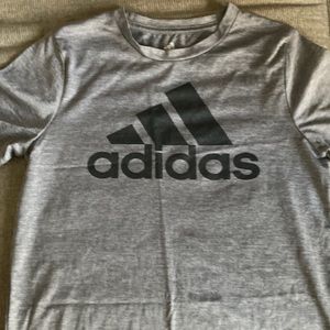 Adidas t shirt